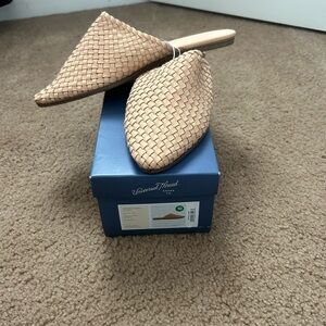 Universal Thread Woven Tan Mules